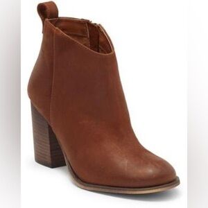 NEW w/o Tags B P Lance Brown Leather Block Heel Bootie Women's Size 8